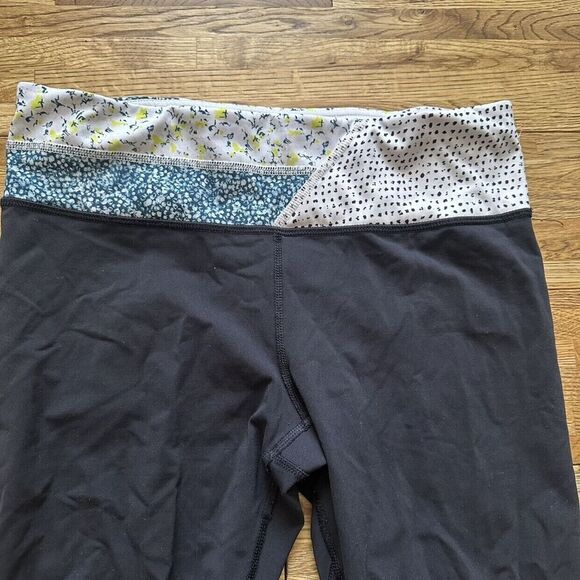 Lululemon Capri Leggings Size 6 - Picture 5 of 9